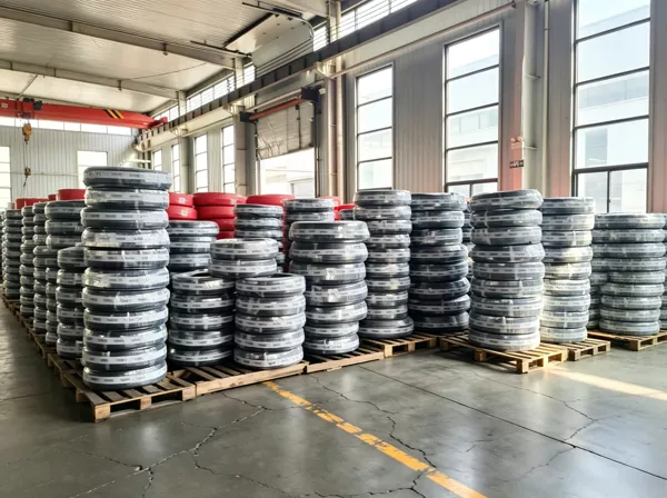 Как работают резиновые шланги, армированные тканью? Компания Hebei Zhehan Rubber & Plastic Products Co., Ltd. объясняет основные принципы промышленных гибких перекачивающих шлангов.